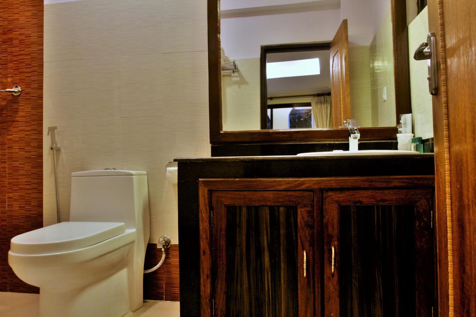 Hotel Raniban Arcade Pokhara Eksteriør bilde